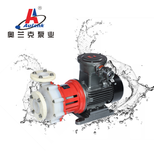 產(chǎn)品介紹：AMC-Q系列無(wú)泄漏氟合金磁力驅(qū)動(dòng)離心泵采用磁力驅(qū)動(dòng)設(shè)計(jì)，泵體配件全部采用氟塑料合金一體注塑制造，可輸送任意濃度的酸、堿、氧化劑等腐蝕性介質(zhì)，隔離套采用特殊材料制造，具有高強(qiáng)度的力學(xué)性能，消除了磁力泵存在的磁渦流現(xiàn)象。解決化工行業(yè)用戶對(duì)密封可靠性、輸送介質(zhì)腐蝕性、節(jié)能等需求。2.應(yīng)用領(lǐng)域：石油、化工、制酸、制堿、冶煉、稀土、農(nóng)藥、染料、醫(yī)藥、造紙、電鍍、電解、酸洗、無(wú)線電、化成箔、科研機(jī)構(gòu)、國(guó)防工業(yè)等行業(yè)。